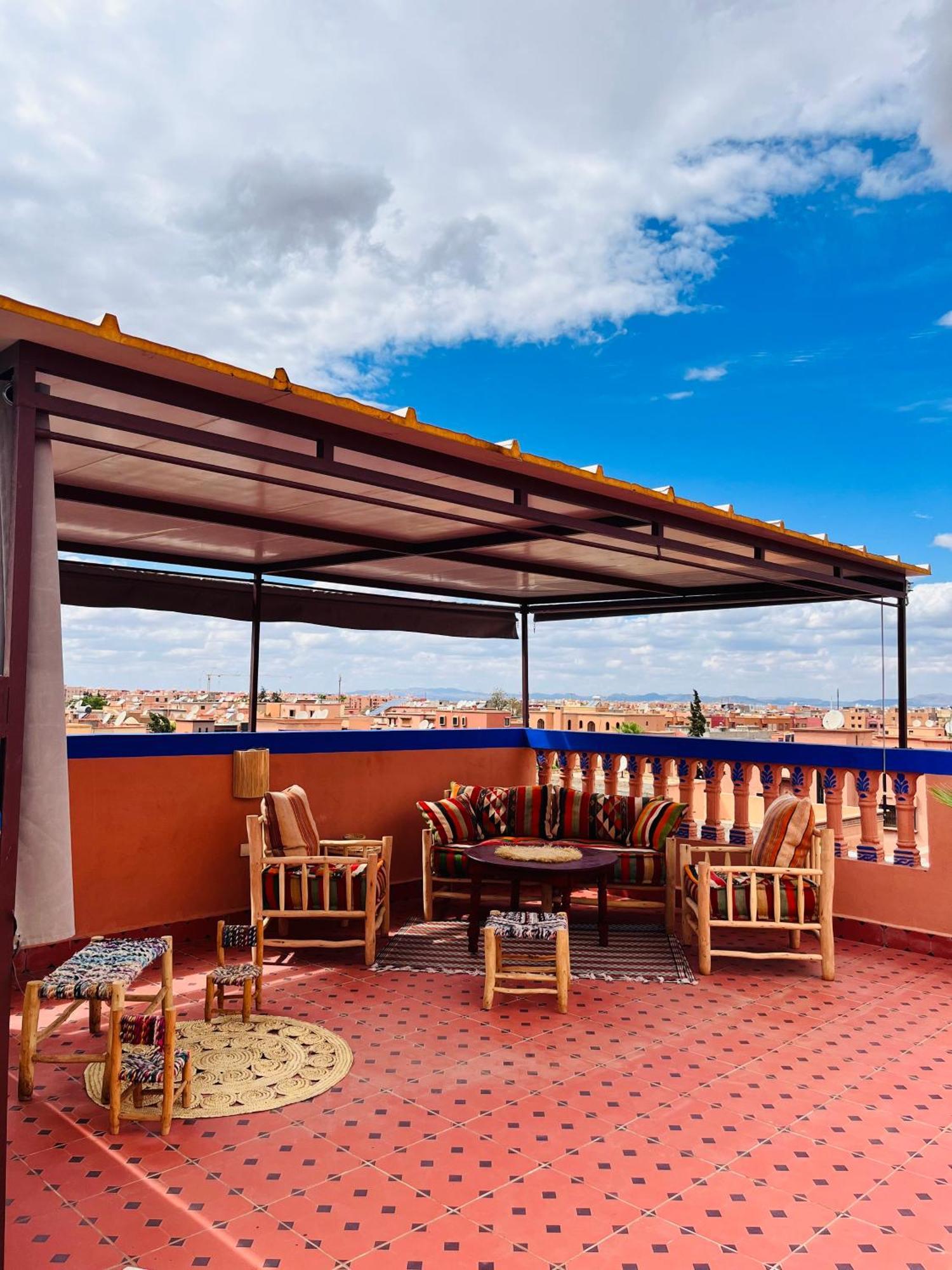 Apartment With Ac, Patio And Rooftop Appartement Climatise Avec Patio Et Toit Terrasse مراكش المظهر الخارجي الصورة