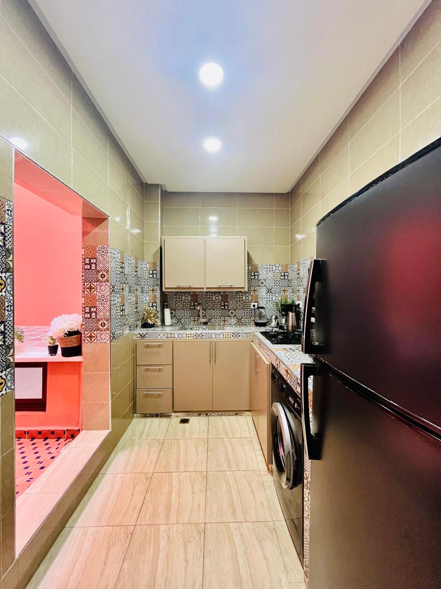 Apartment With Ac, Patio And Rooftop Appartement Climatise Avec Patio Et Toit Terrasse مراكش المظهر الخارجي الصورة